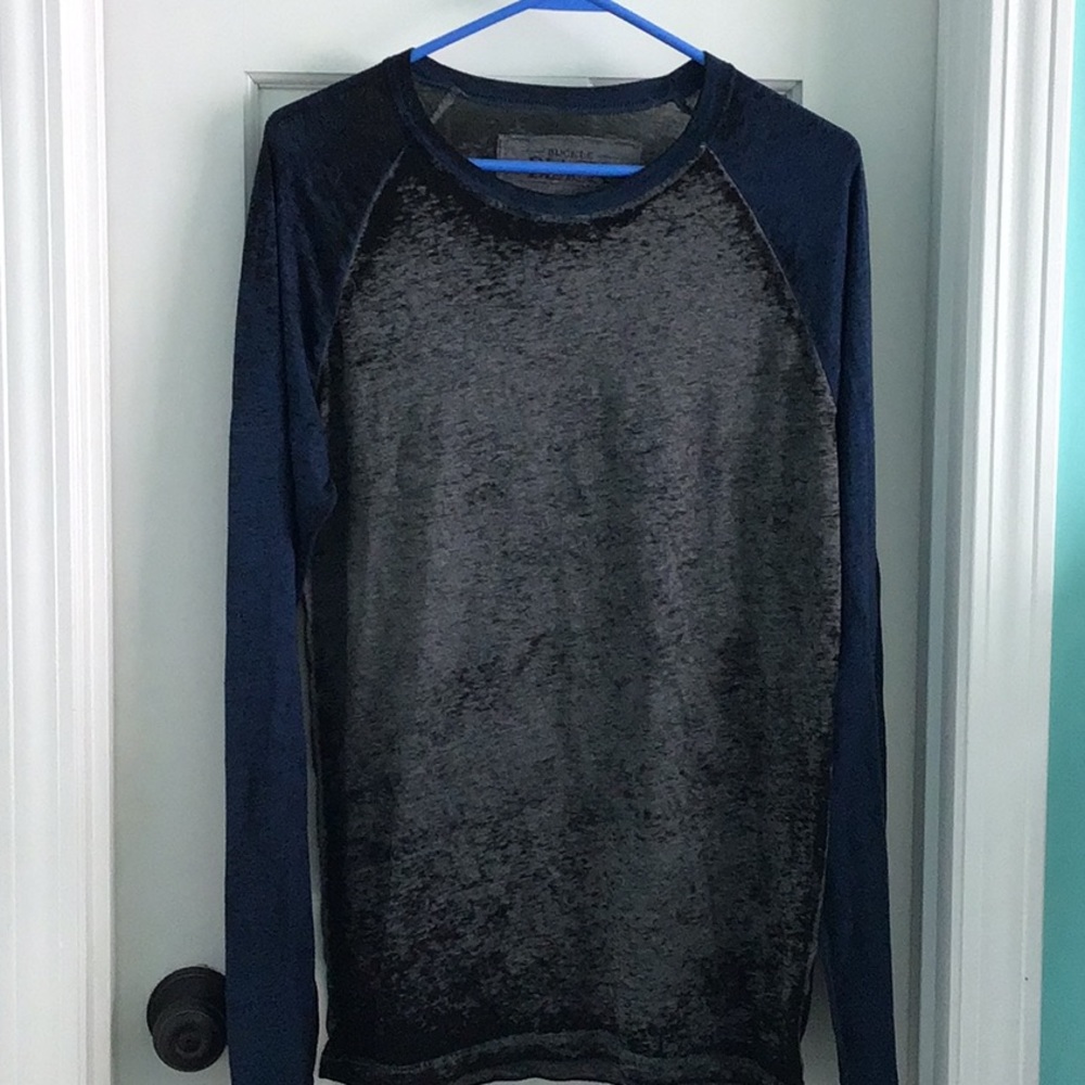 Buckle shirt